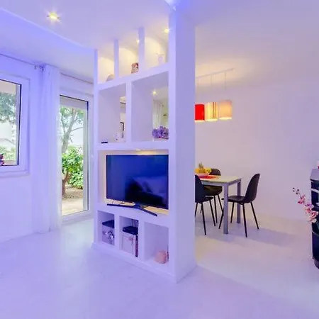 Luce Mala St - With Terrace Apartment Split